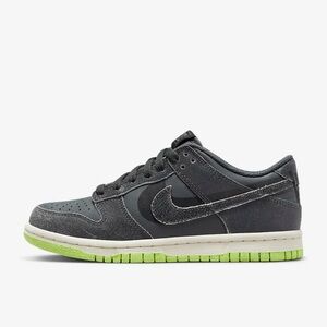 Nike Dunk Low SE Big Kid Size 5Y 
Iron Grey/Ghost Green/Scream Green/